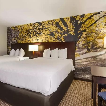 Clarion Pointe Hotel Абингдън Екстериор снимка