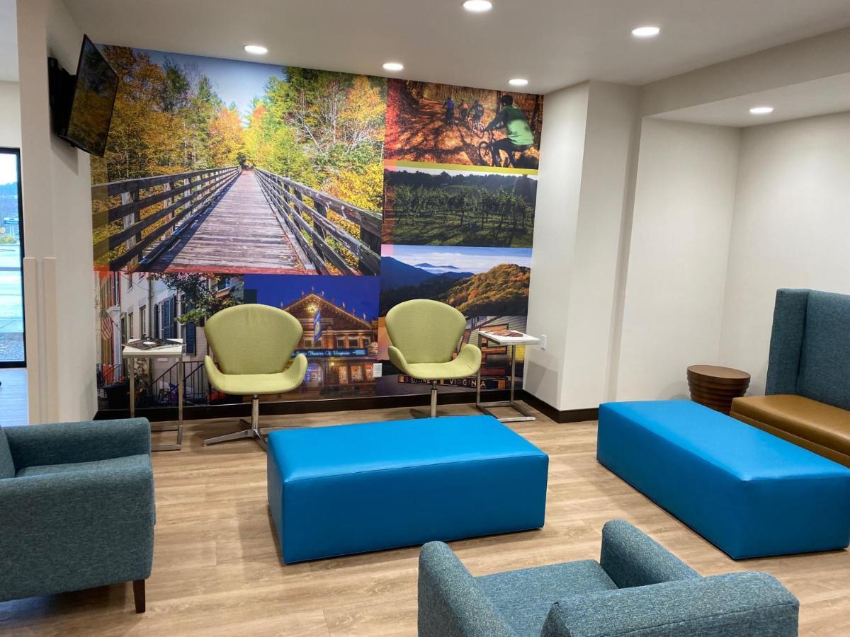 Clarion Pointe Hotel Абингдън Екстериор снимка