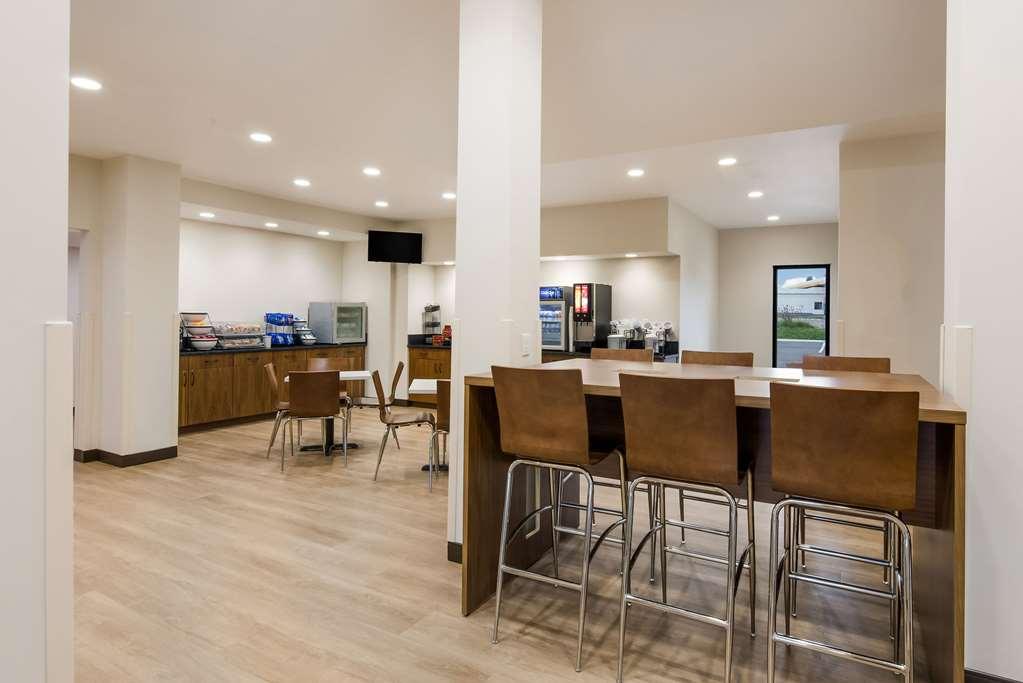 Clarion Pointe Hotel Абингдън Екстериор снимка