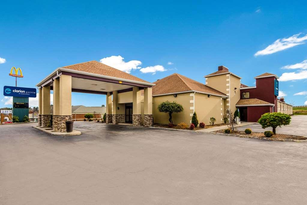 Clarion Pointe Hotel Абингдън Екстериор снимка