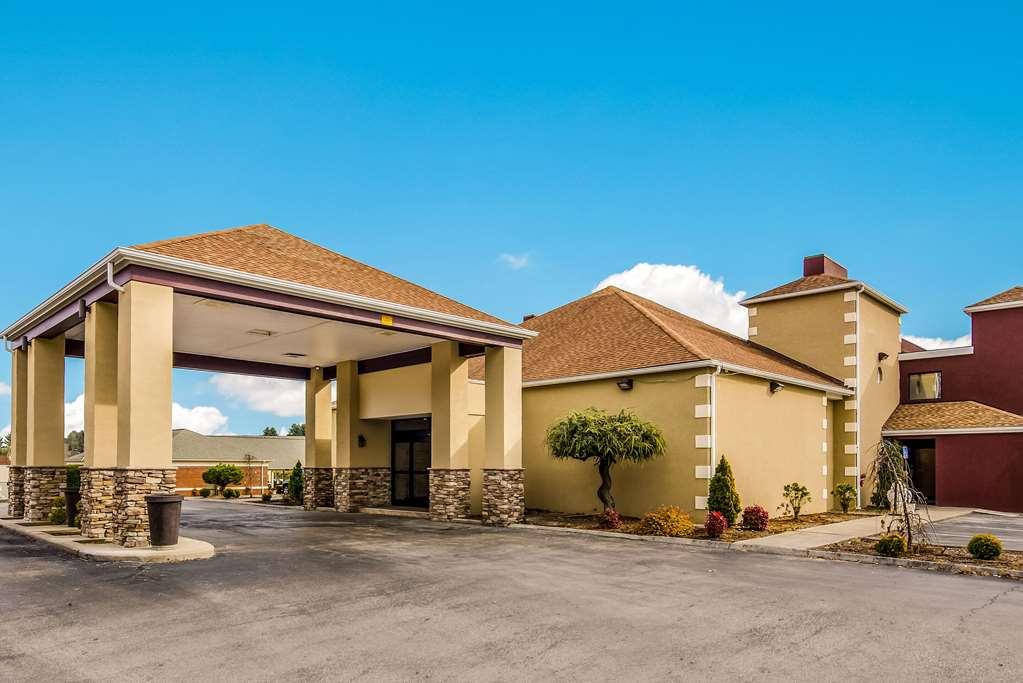 Clarion Pointe Hotel Абингдън Екстериор снимка