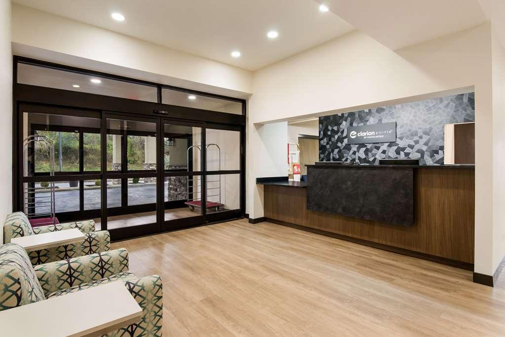 Clarion Pointe Hotel Абингдън Интериор снимка
